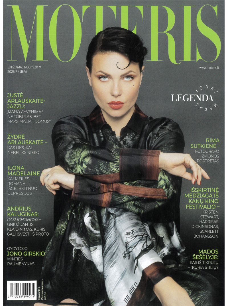 Moteris1{IMAGE}