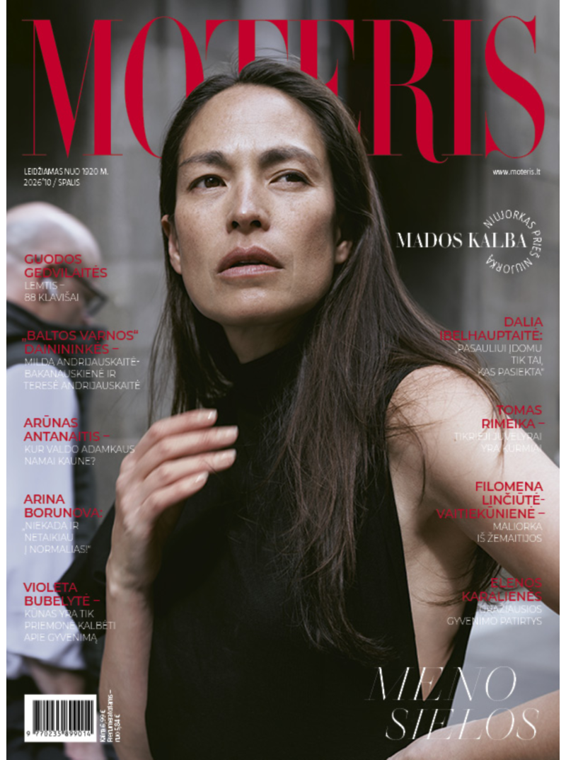 Moteris1{IMAGE}